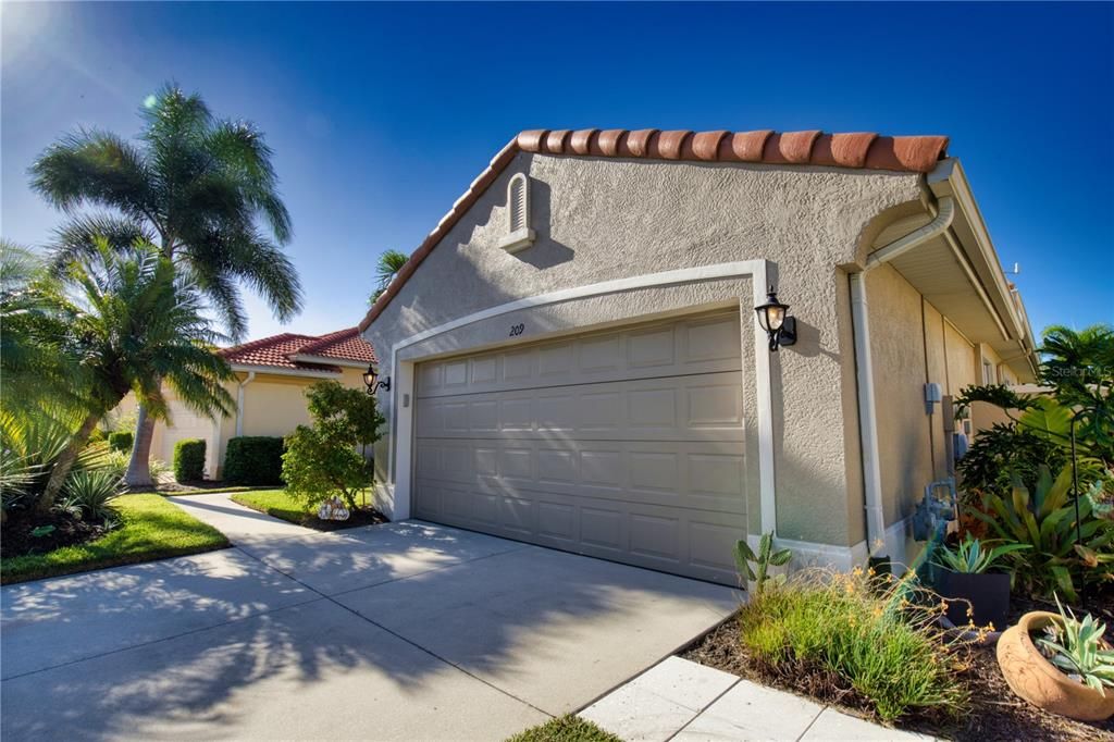 For Rent: $6,800 (2 beds, 2 baths, 1430 Square Feet)