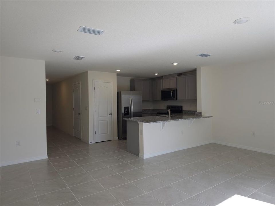 出租: $1,970 (3 贝兹, 2 浴室, 1463 平方英尺)