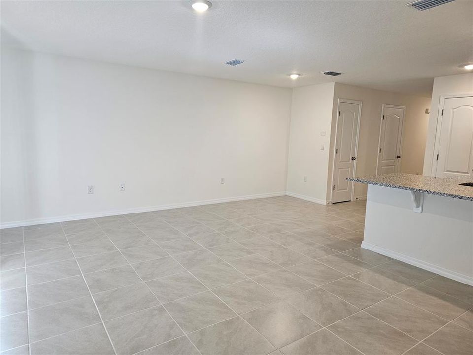 出租: $1,970 (3 贝兹, 2 浴室, 1463 平方英尺)