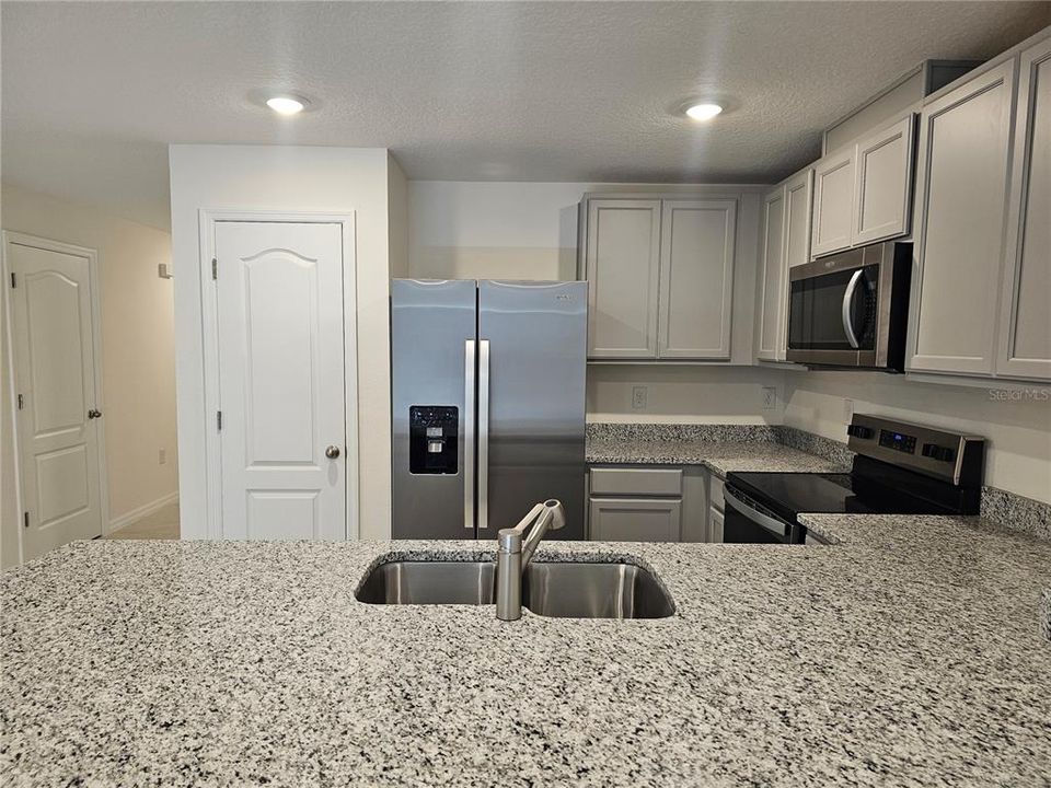 出租: $1,970 (3 贝兹, 2 浴室, 1463 平方英尺)