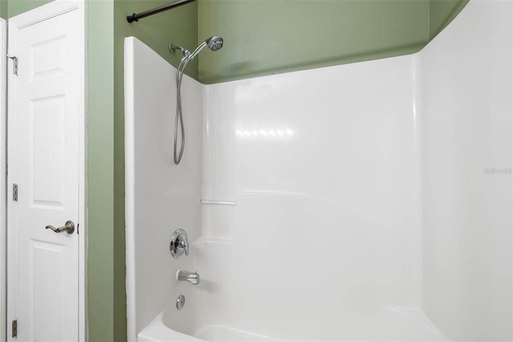 Activo con contrato: $169,999 (3 camas, 2 baños, 1260 Pies cuadrados)