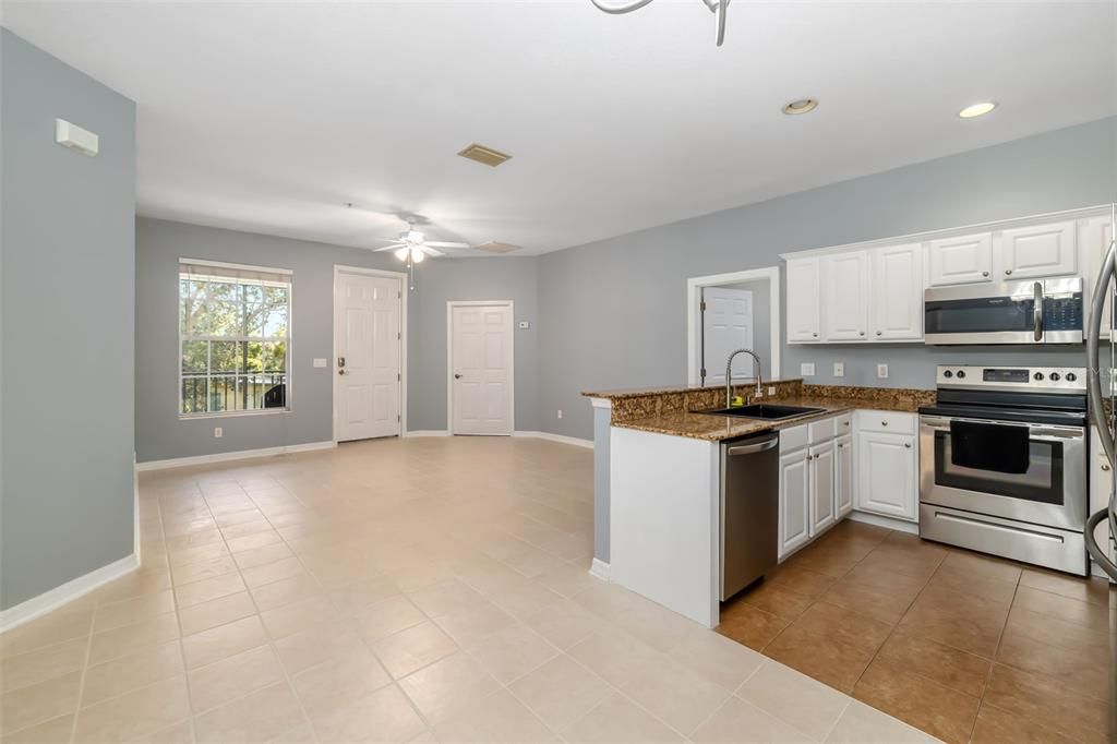 Activo con contrato: $169,999 (3 camas, 2 baños, 1260 Pies cuadrados)