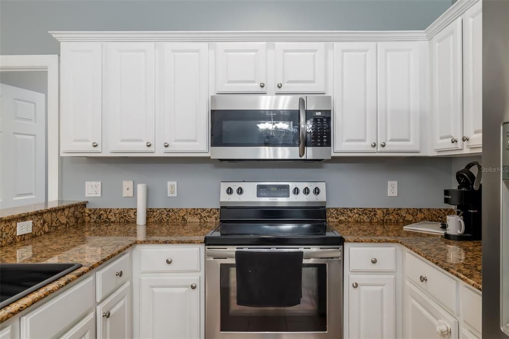 Activo con contrato: $169,999 (3 camas, 2 baños, 1260 Pies cuadrados)