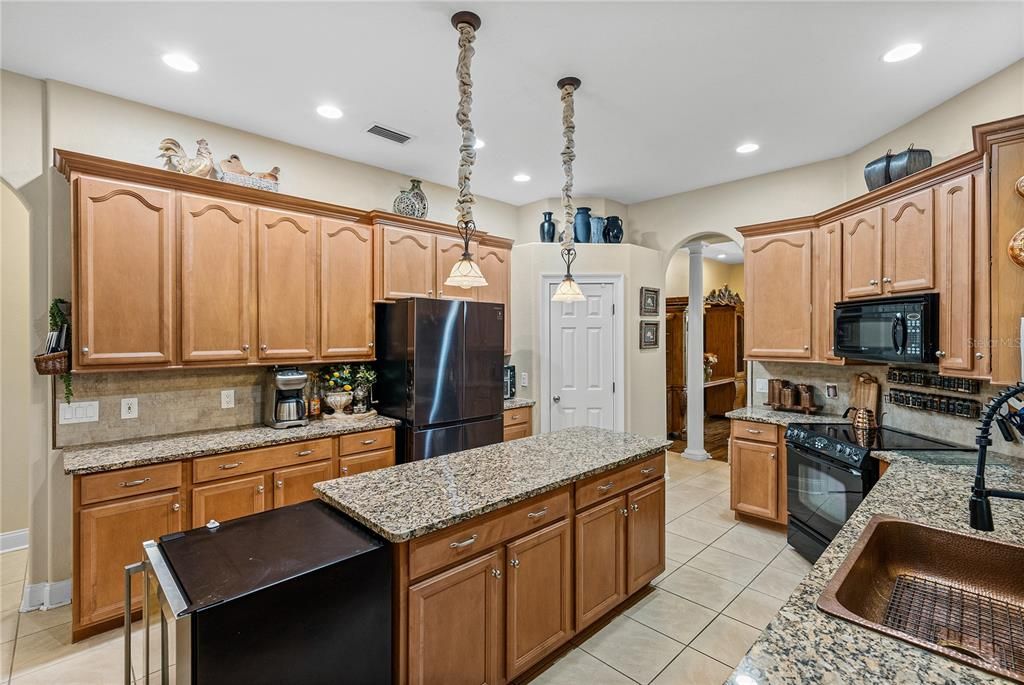 En Venta: $1,599,000 (3 camas, 3 baños, 4169 Pies cuadrados)