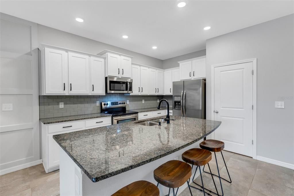 For Sale: $375,900 (3 beds, 2 baths, 1725 Square Feet)