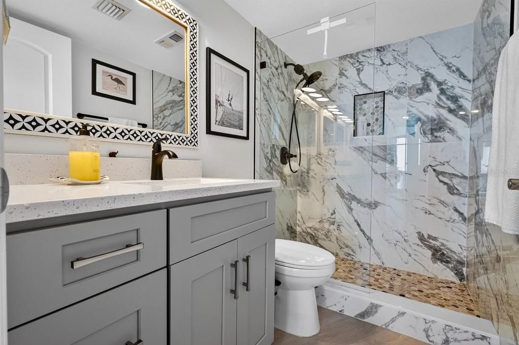 На продажу: $599,900 (2 спален, 2 ванн, 1275 Квадратных фут)