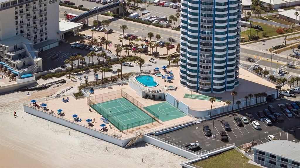 На продажу: $599,900 (2 спален, 2 ванн, 1275 Квадратных фут)