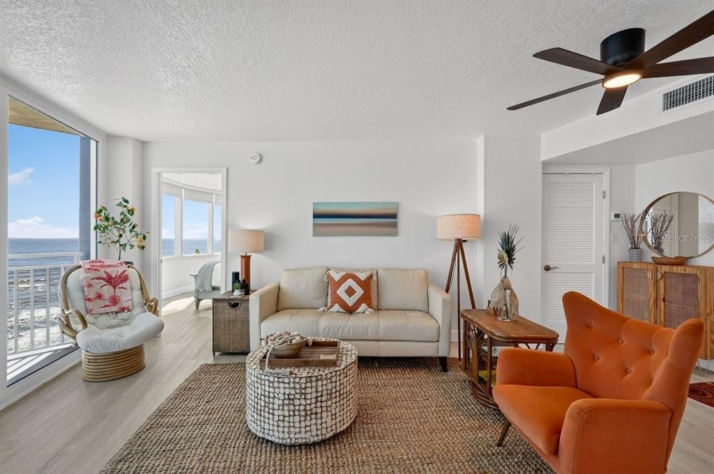 На продажу: $599,900 (2 спален, 2 ванн, 1275 Квадратных фут)