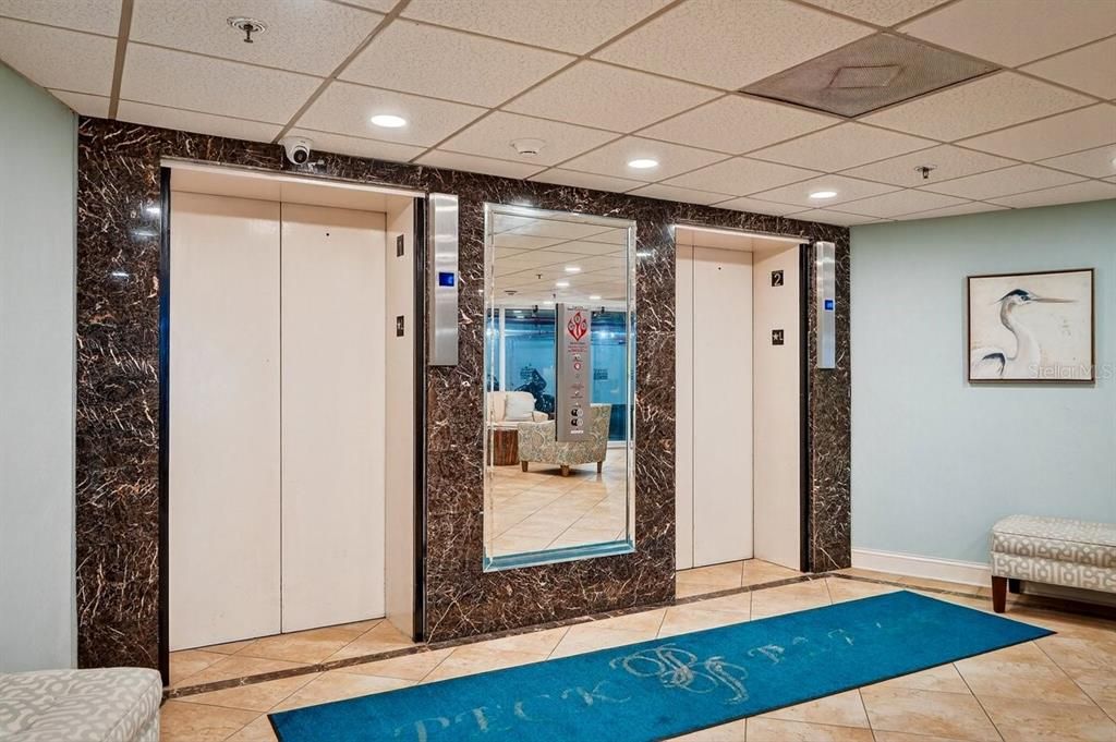 На продажу: $599,900 (2 спален, 2 ванн, 1275 Квадратных фут)