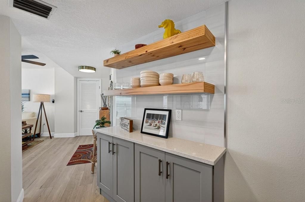 На продажу: $599,900 (2 спален, 2 ванн, 1275 Квадратных фут)