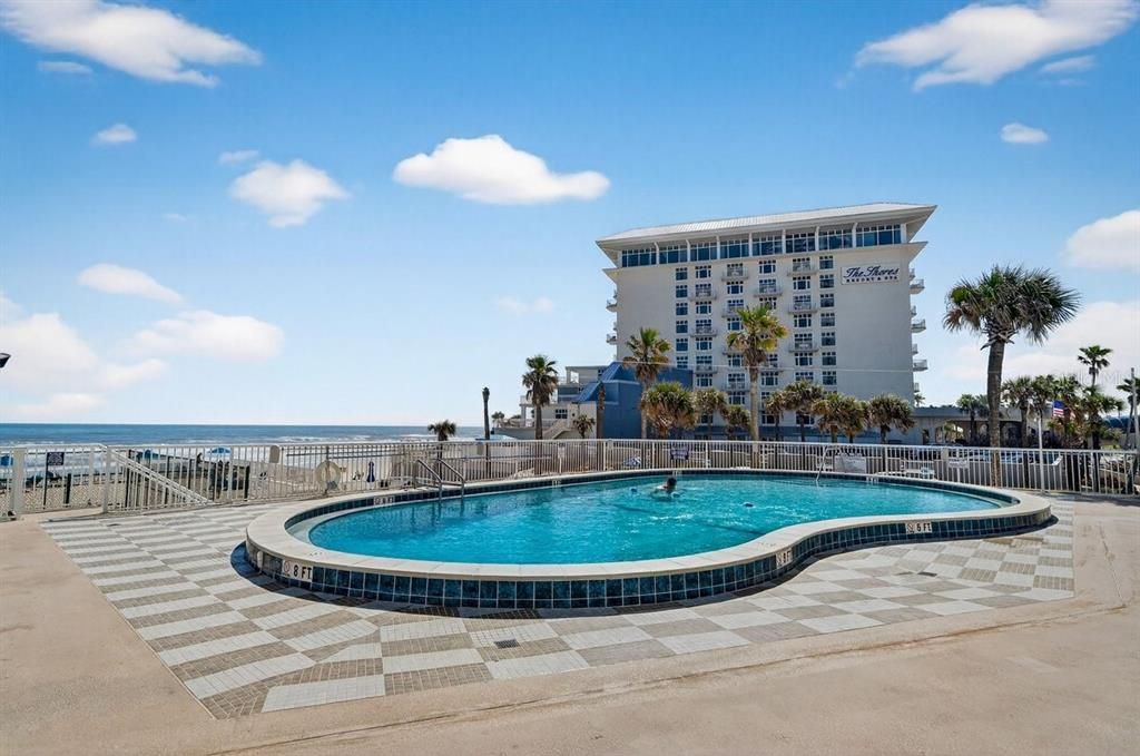 На продажу: $599,900 (2 спален, 2 ванн, 1275 Квадратных фут)