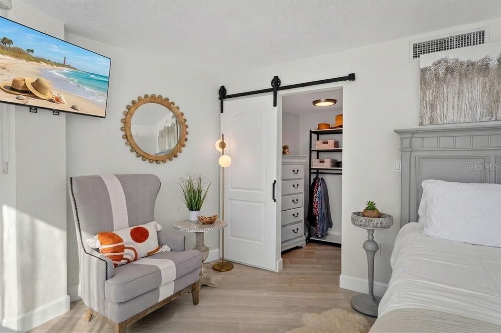 На продажу: $599,900 (2 спален, 2 ванн, 1275 Квадратных фут)