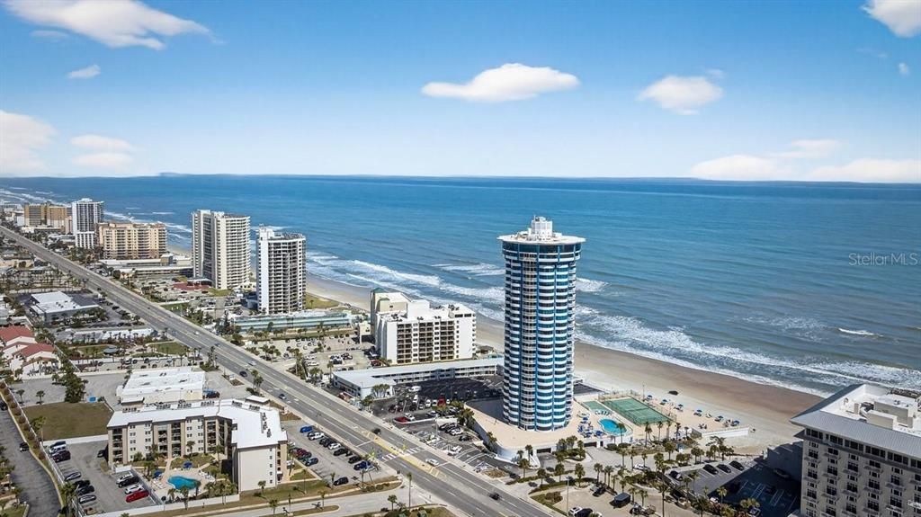 На продажу: $599,900 (2 спален, 2 ванн, 1275 Квадратных фут)