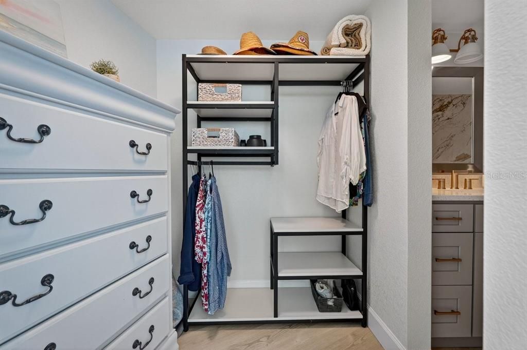 На продажу: $599,900 (2 спален, 2 ванн, 1275 Квадратных фут)