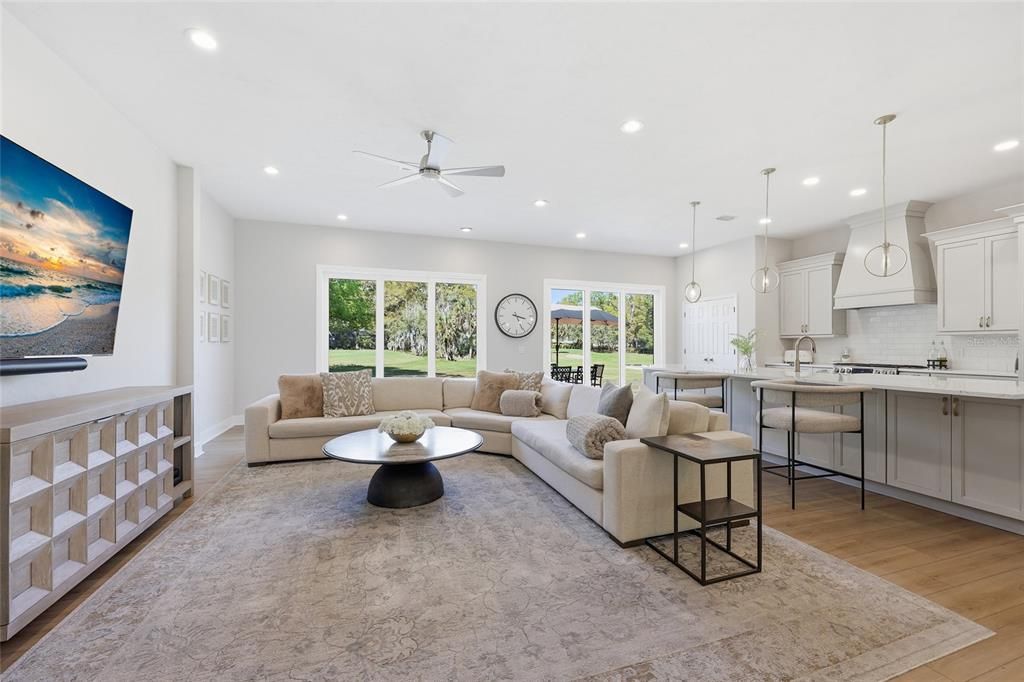 На продажу: $899,000 (4 спален, 3 ванн, 2670 Квадратных фут)