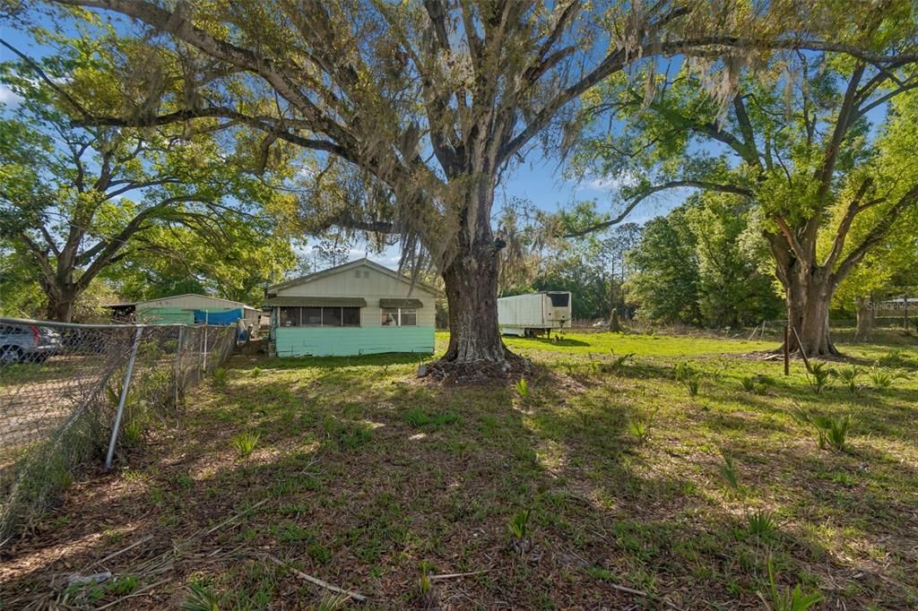 En Venta: $2,000,000 (4.95 acres)