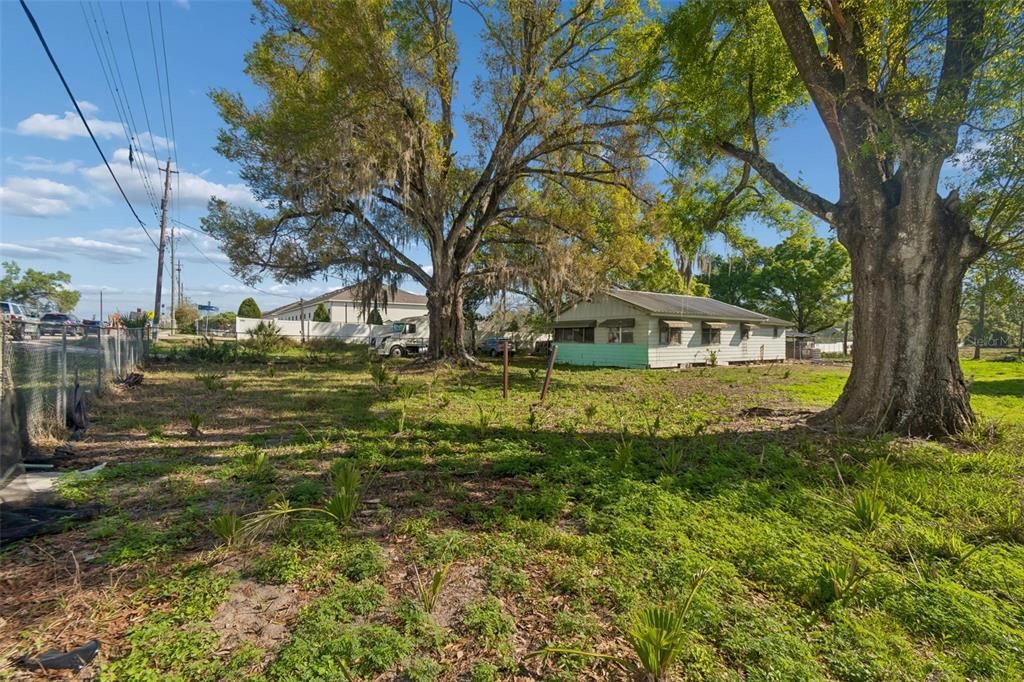 En Venta: $2,000,000 (4.95 acres)