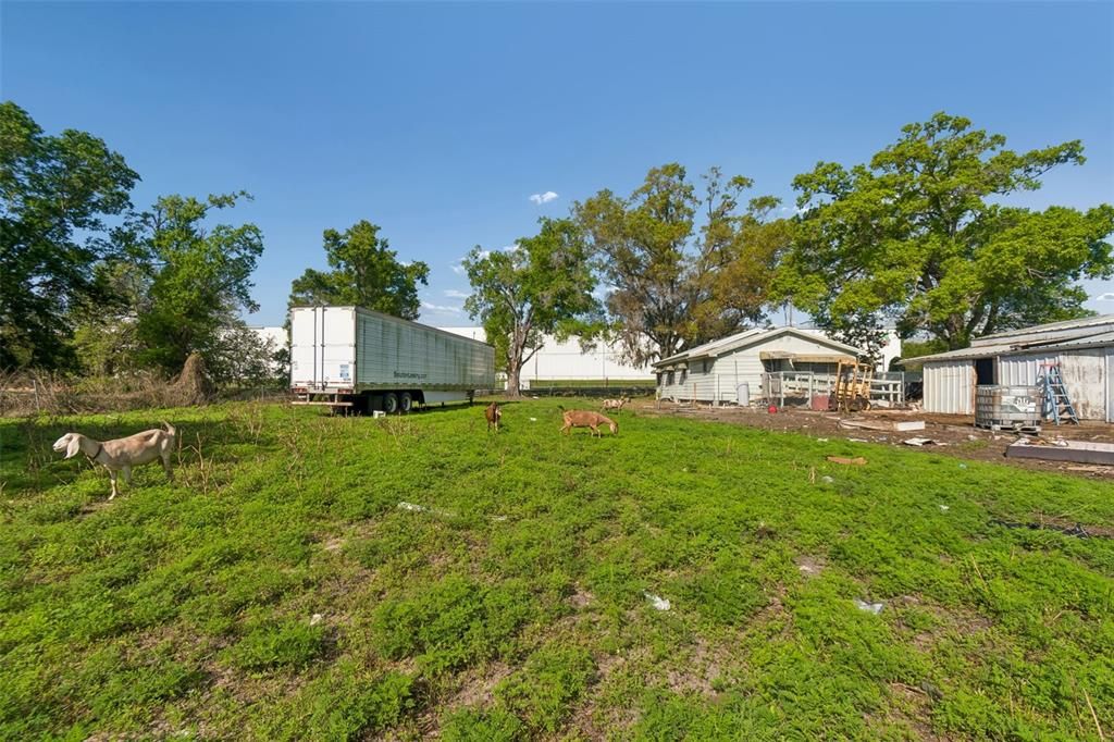 En Venta: $2,000,000 (4.95 acres)