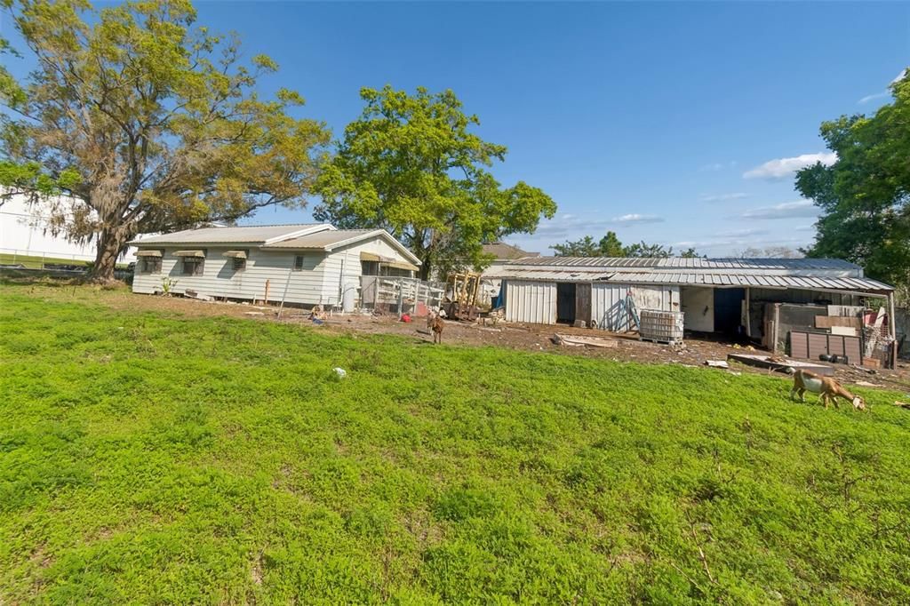 En Venta: $2,000,000 (4.95 acres)