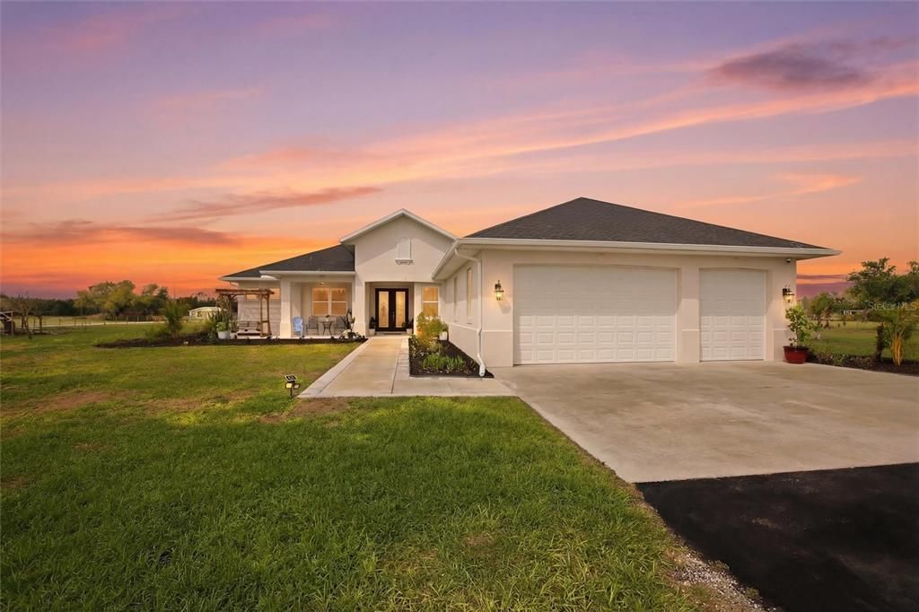 For Sale: $1,100,000 (4 beds, 3 baths, 2312 Square Feet)