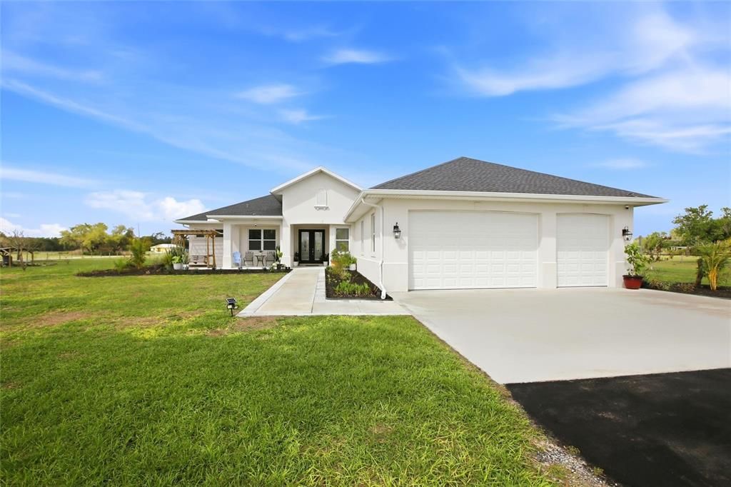 For Sale: $1,100,000 (4 beds, 3 baths, 2312 Square Feet)