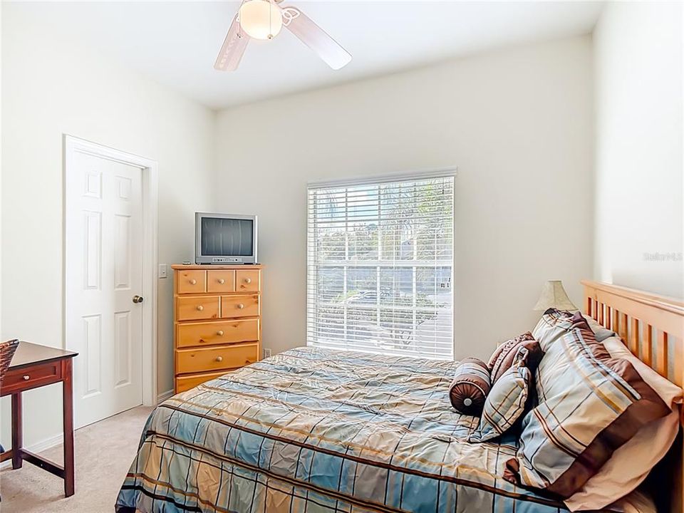 Active With Contract: $169,900 (2 beds, 2 baths, 1017 Square Feet)