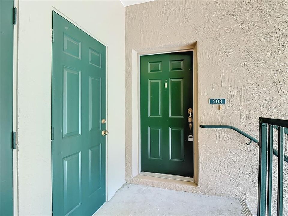 Active With Contract: $169,900 (2 beds, 2 baths, 1017 Square Feet)