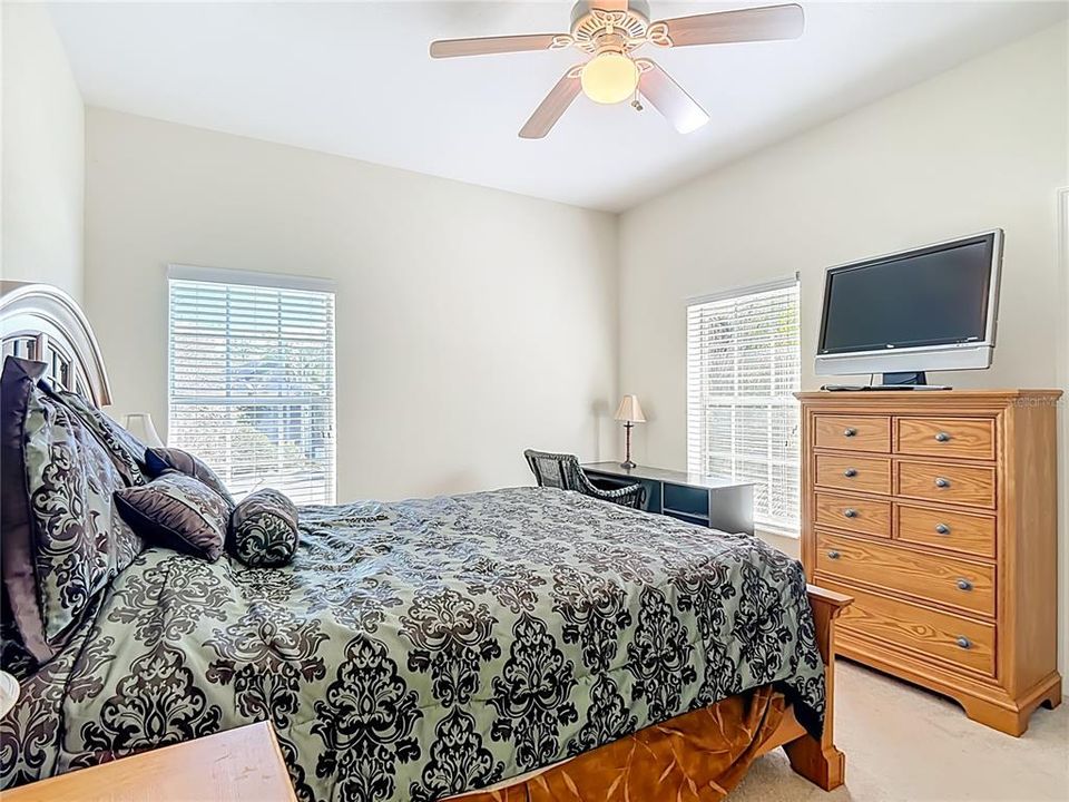 Active With Contract: $169,900 (2 beds, 2 baths, 1017 Square Feet)