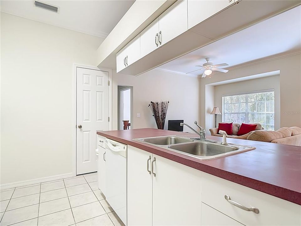 Active With Contract: $169,900 (2 beds, 2 baths, 1017 Square Feet)