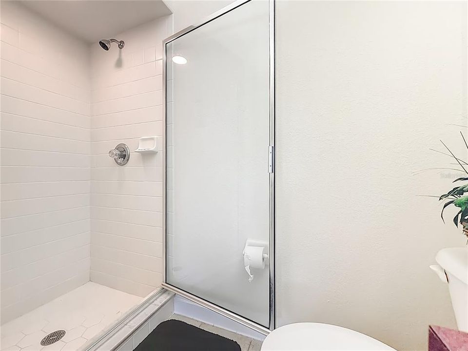 Active With Contract: $169,900 (2 beds, 2 baths, 1017 Square Feet)