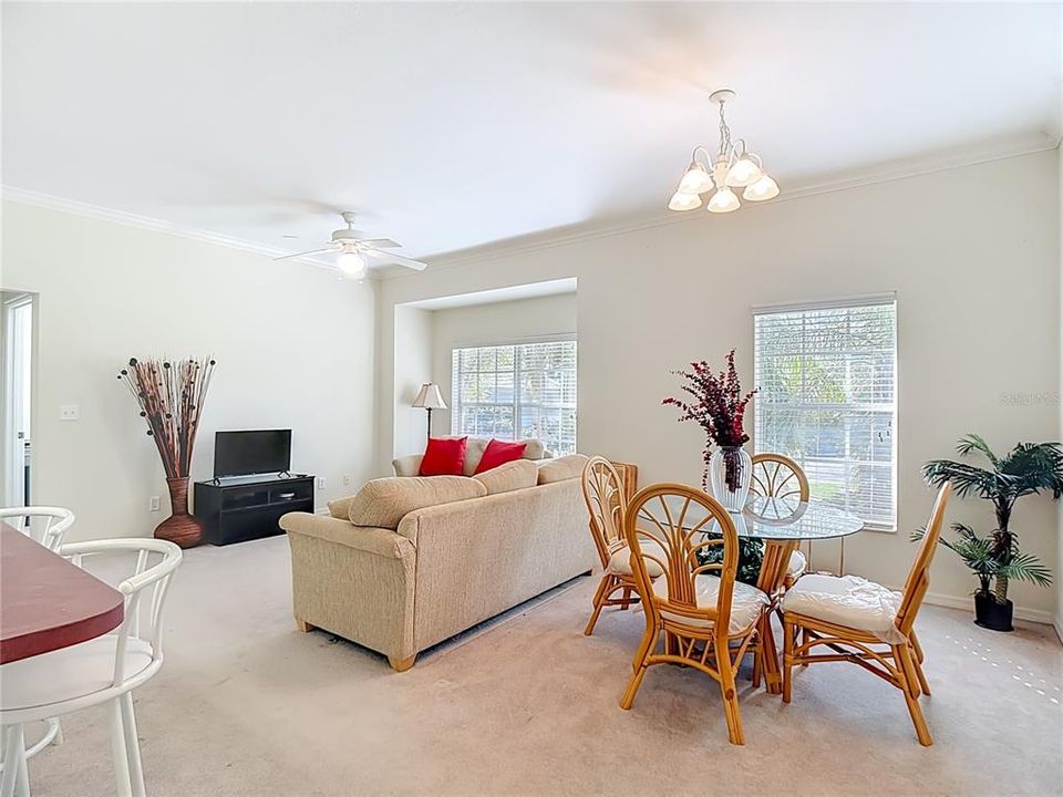 Active With Contract: $169,900 (2 beds, 2 baths, 1017 Square Feet)