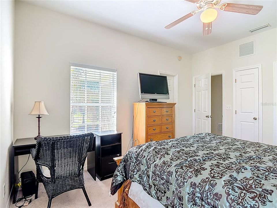 Active With Contract: $169,900 (2 beds, 2 baths, 1017 Square Feet)