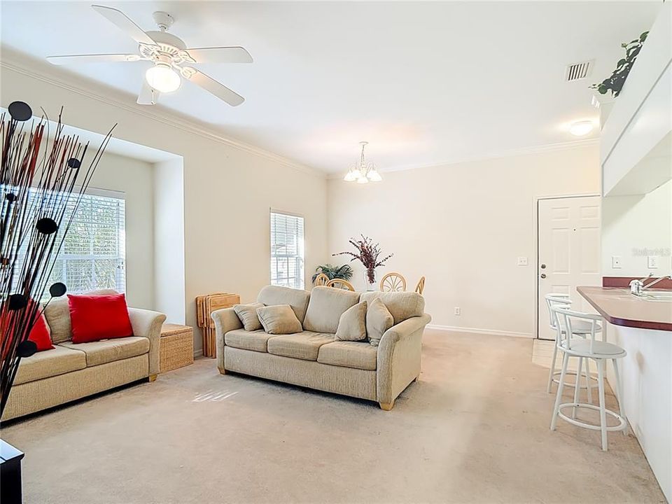 Active With Contract: $169,900 (2 beds, 2 baths, 1017 Square Feet)