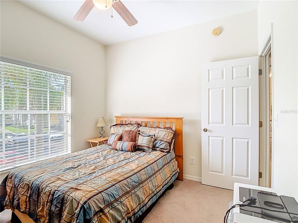 Active With Contract: $169,900 (2 beds, 2 baths, 1017 Square Feet)