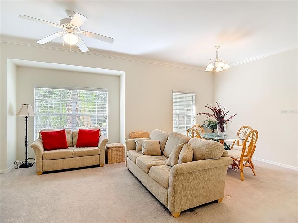 Active With Contract: $169,900 (2 beds, 2 baths, 1017 Square Feet)