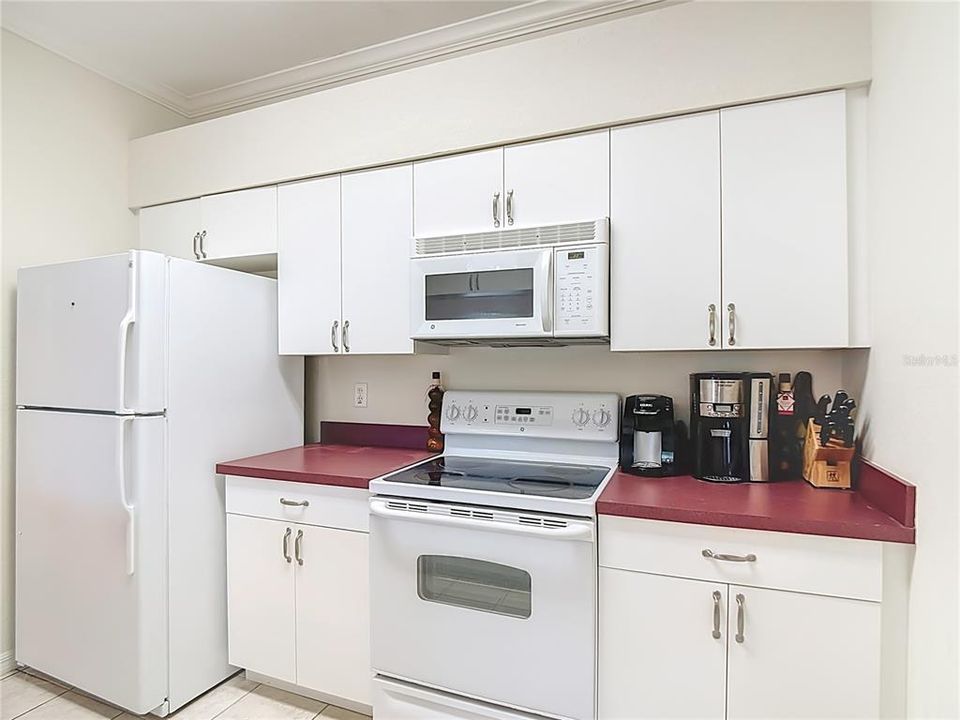 Active With Contract: $169,900 (2 beds, 2 baths, 1017 Square Feet)