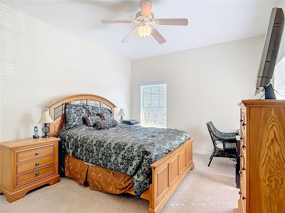 Active With Contract: $169,900 (2 beds, 2 baths, 1017 Square Feet)