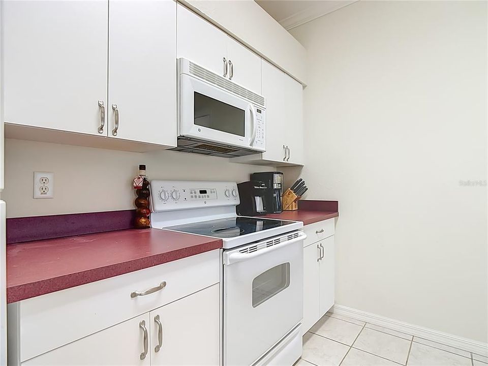 Active With Contract: $169,900 (2 beds, 2 baths, 1017 Square Feet)