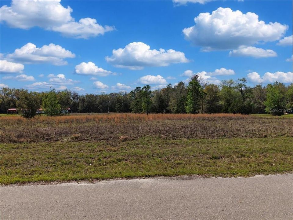 На продажу: $99,900 (4.25 acres)