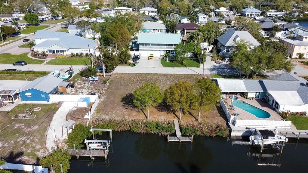 待售: $375,000 (0.23 acres)
