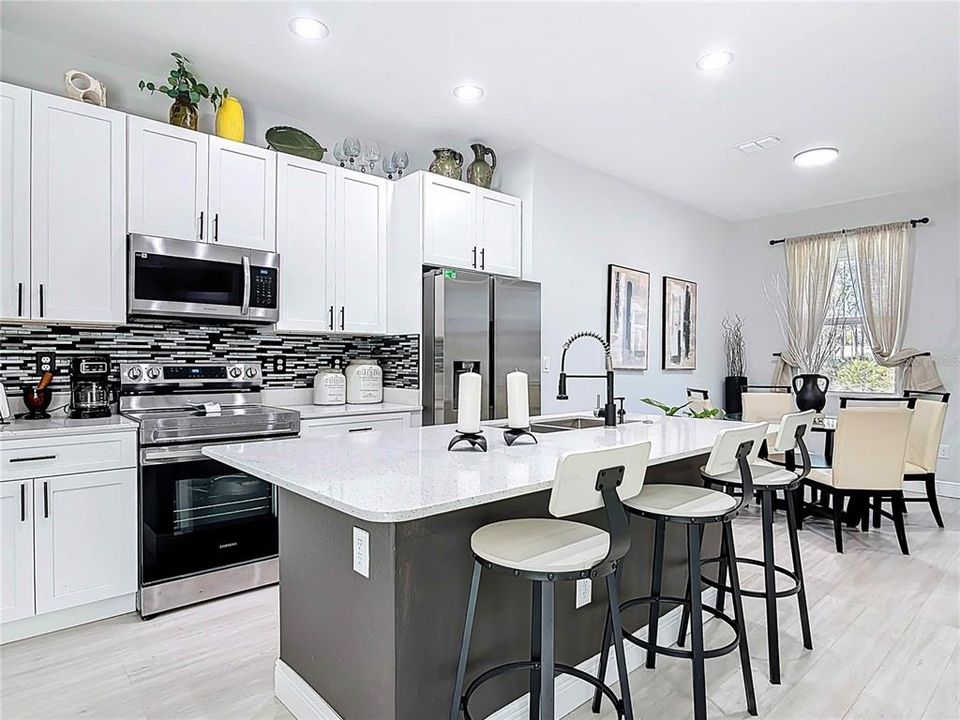 Activo con contrato: $350,000 (4 camas, 2 baños, 1600 Pies cuadrados)
