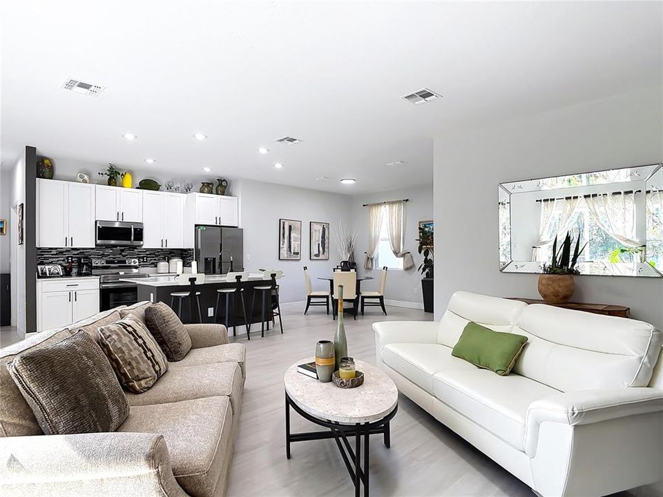 Activo con contrato: $350,000 (4 camas, 2 baños, 1600 Pies cuadrados)