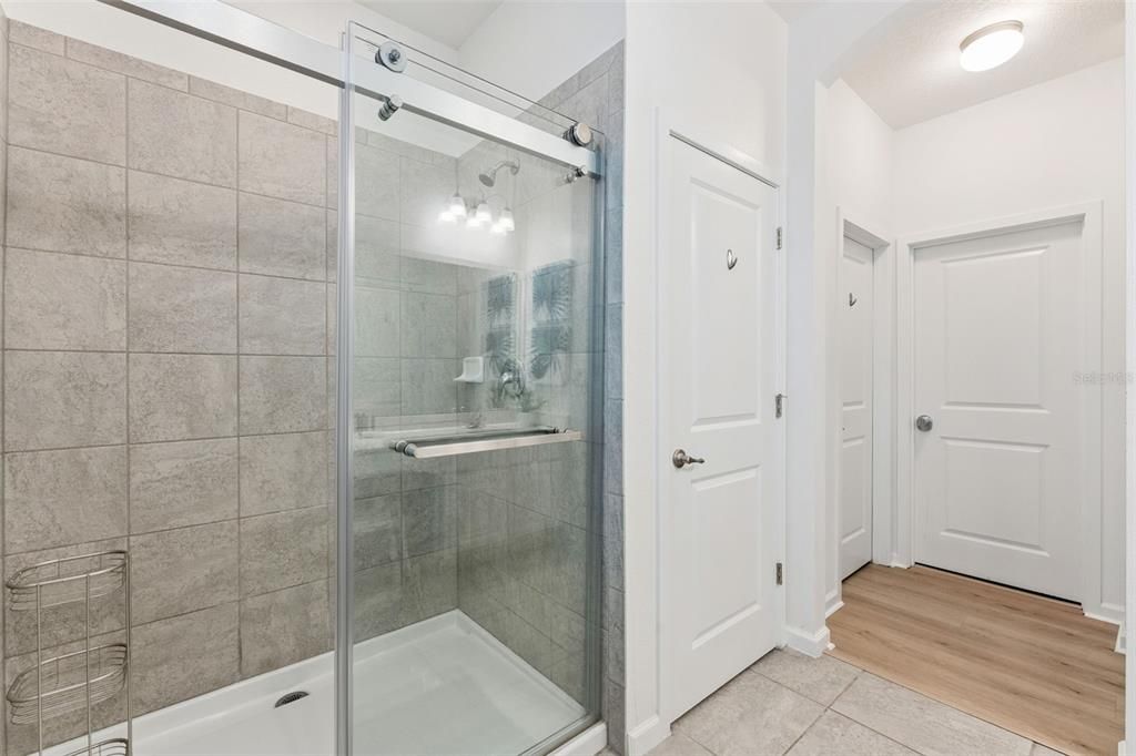 Active With Contract: $599,900 (8 beds, 5 baths, 3248 Square Feet)