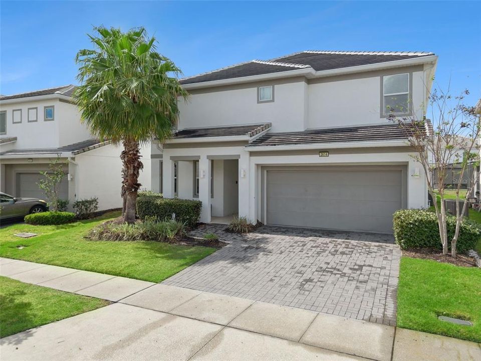 Active With Contract: $599,900 (8 beds, 5 baths, 3248 Square Feet)