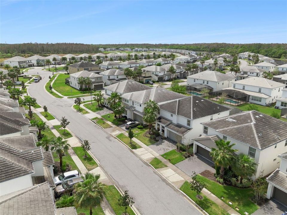 Active With Contract: $599,900 (8 beds, 5 baths, 3248 Square Feet)