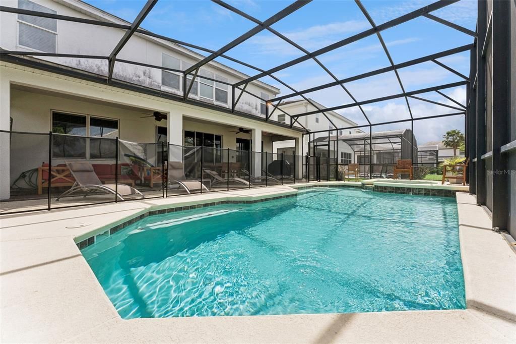 Active With Contract: $599,900 (8 beds, 5 baths, 3248 Square Feet)