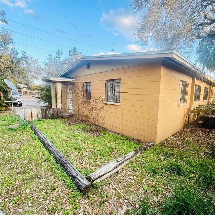 На продажу: $649,999 (8 спален, 0 ванн, 2288 Квадратных фут)