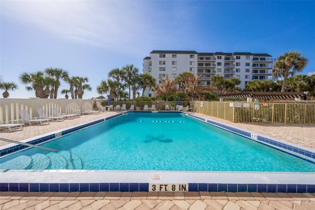 For Sale: $660,000 (2 beds, 2 baths, 1982 Square Feet)