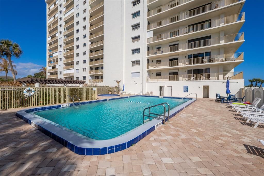 For Sale: $660,000 (2 beds, 2 baths, 1982 Square Feet)