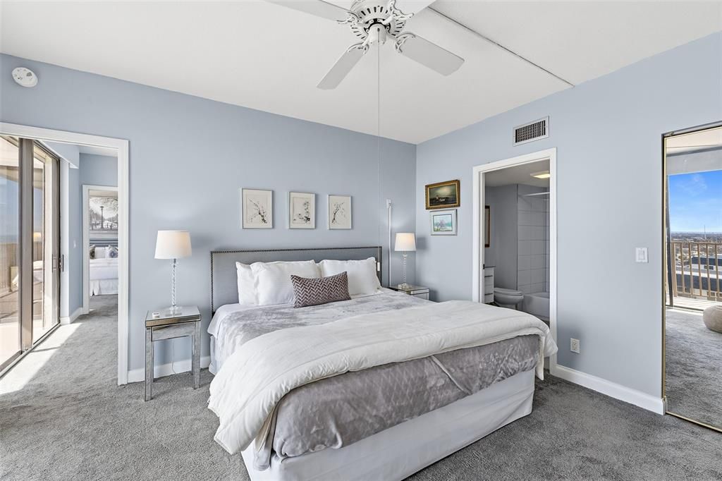 For Sale: $660,000 (2 beds, 2 baths, 1982 Square Feet)